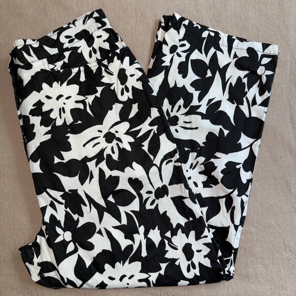 Patchington Black White Floral High Waist‎ Capri Pants Size M - Picture 1 of 8